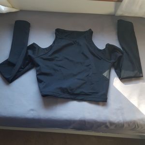 Cold Shoulder Crop top